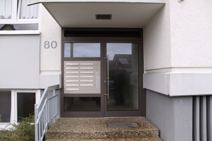 Haustüre für Mehrparteienhaus in Renningen Mehrparteienhaus in 71272 Renningen