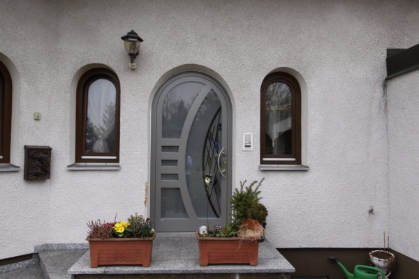 Rundbogen Haustüre aus Alu in 72115 Ammerbuch Haustür mit Rundbogen in 72115 Ammerbuch