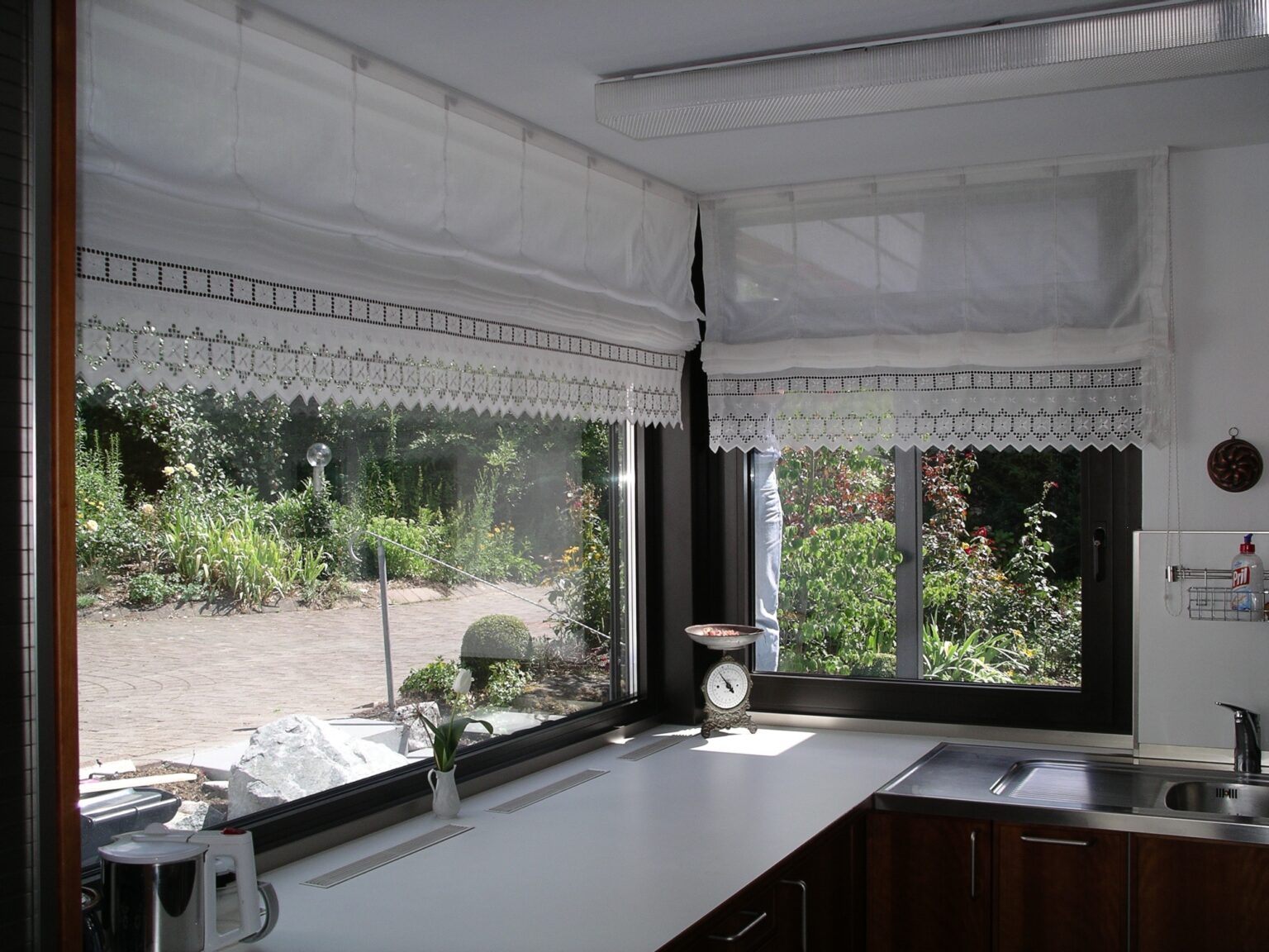 Ecklösung Aluminium Fenster eckverschweißt mit 3 Scheiben Wärmeschutzglas mit Pilzkopfverriegelung Wunschfarbe nach RAL in Backnang