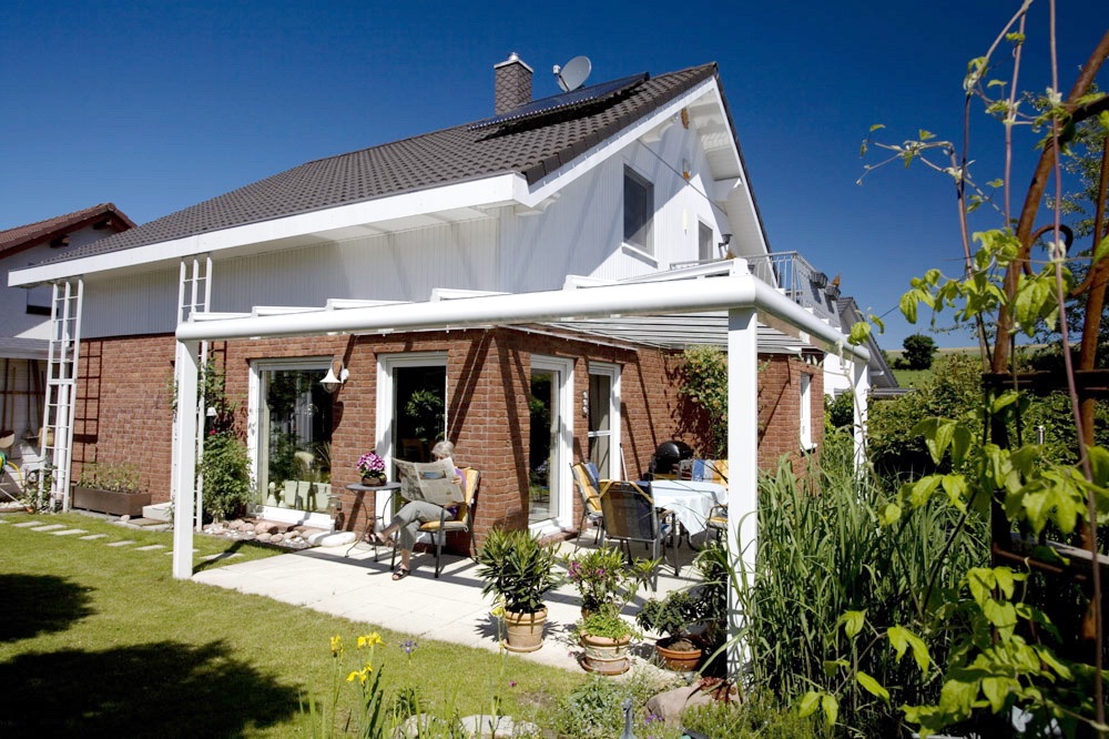 Terrassendach als Eckkonstruktion aus Aluminiumprofilen in 71297 Mönsheim Terrassendach Nähe 71229 Leonberg