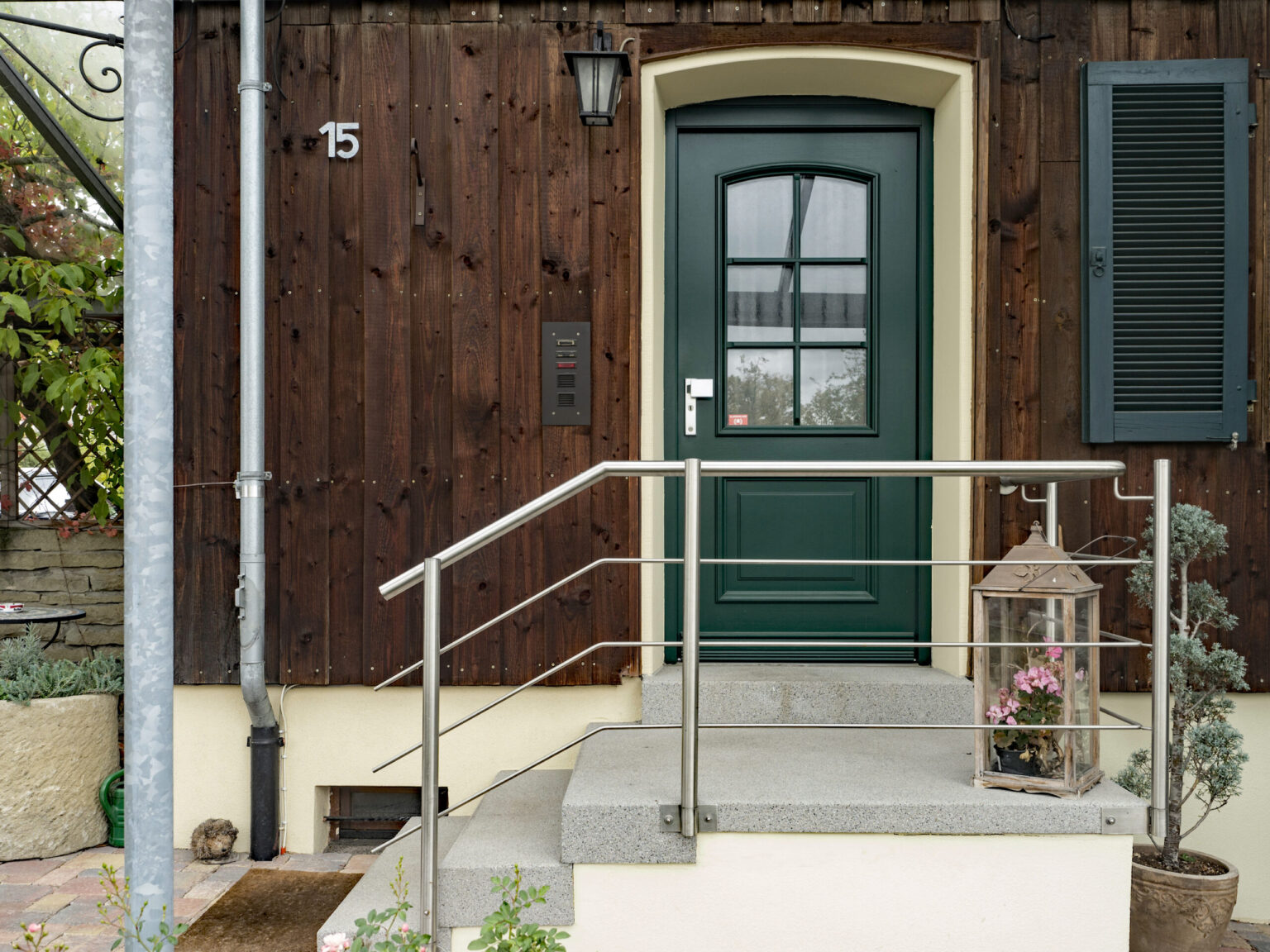 Haustüre aus Aluminium mit Anpassung des Segmentbogens in 71032 Böblingen Haustüre aus Aluminium mit Anpassung des Segmentbogens in 71032 Böblingen