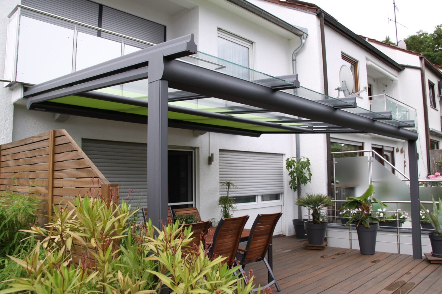Terrassendach mit Sparrenüberstand vorne in 71254 Ditzingen Terrassenüberachungen maßgefertigt in 71254 Ditzingen