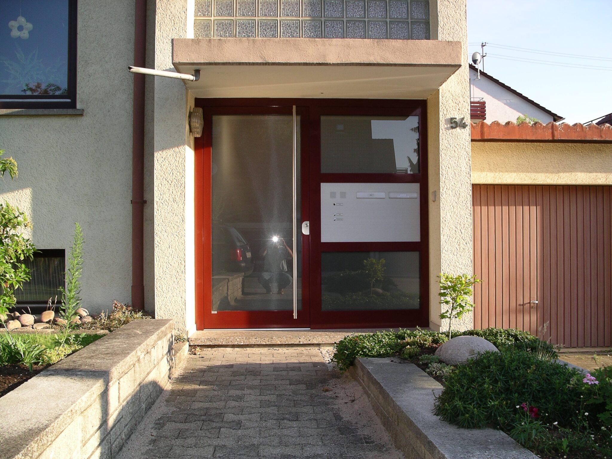 Türe in braunrot in 71272 Renningen