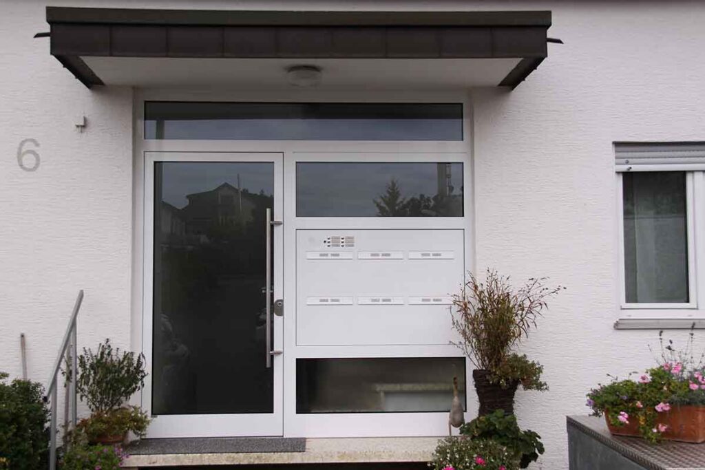 Mehrfamilienhaus_Haustuere_Lieber