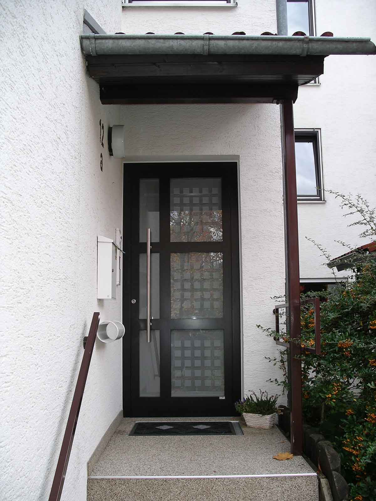 lumninium Haustüre S33G mit Sonderglas in Würfeloptik Haustüren aus Aluminium modern in 71063 Sindelfingen Darmsheim