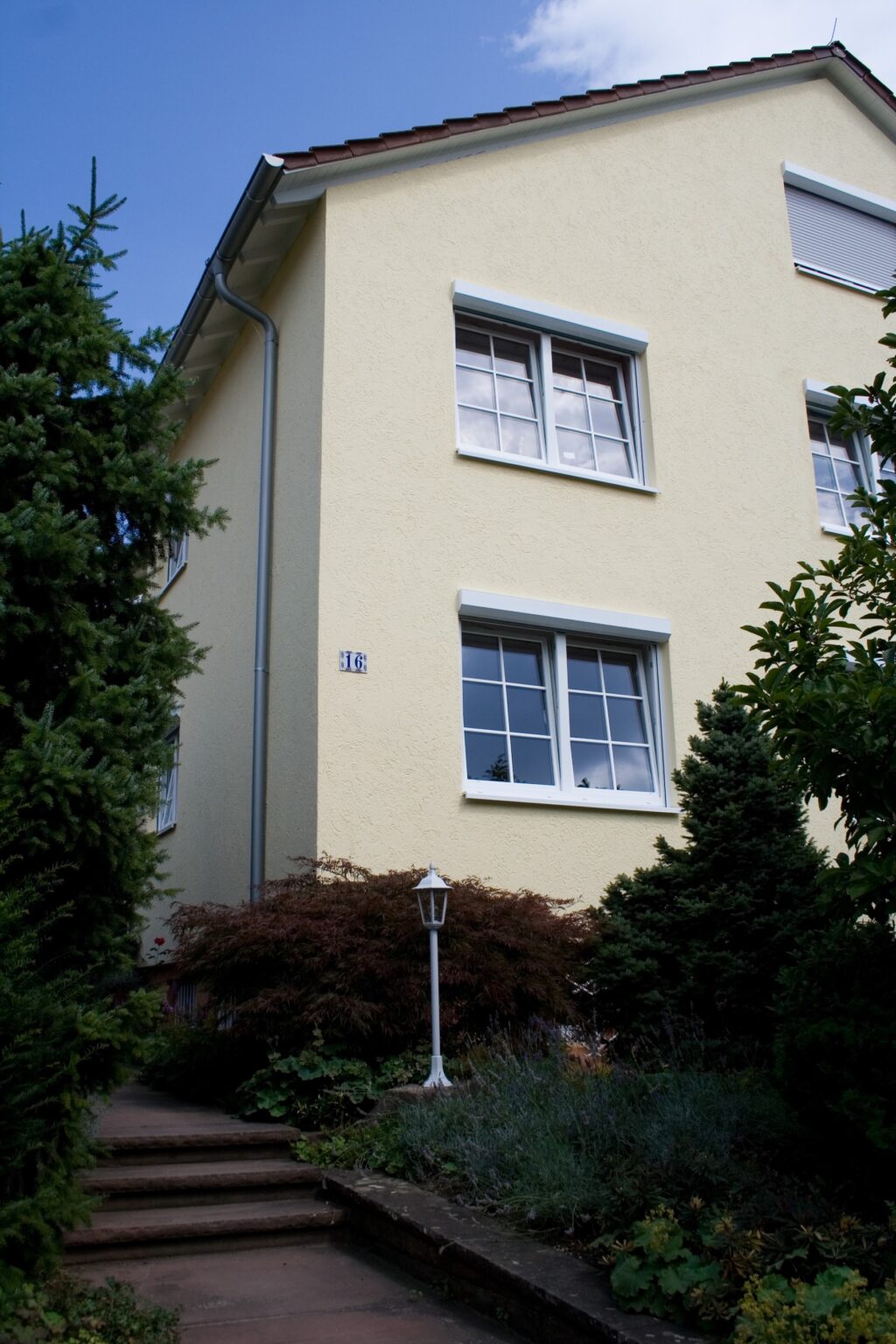 Neue Fenster neue Tueren neue Rollladen