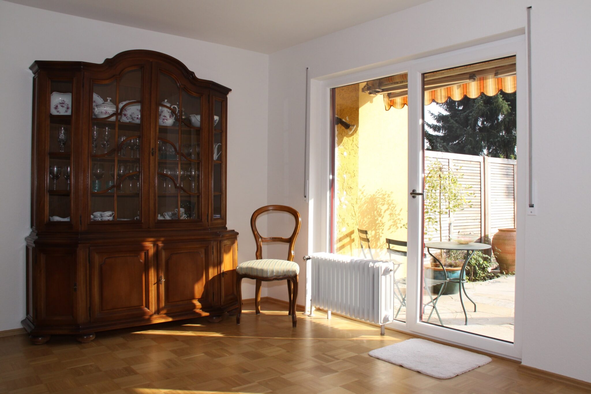 Terrassentuere aus Kunststoff
