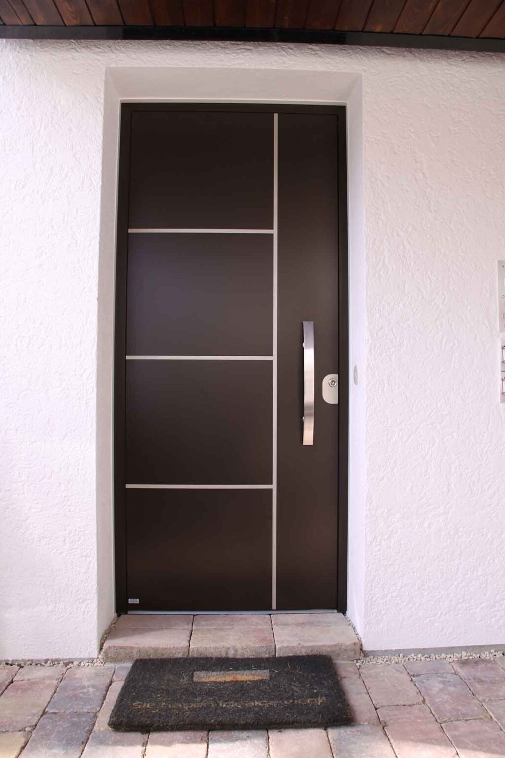 Haustüre Aluminium ohne Glas braune Aluminiumhaustüre mit Edelstahl in 71093 Weil im Schönbuch