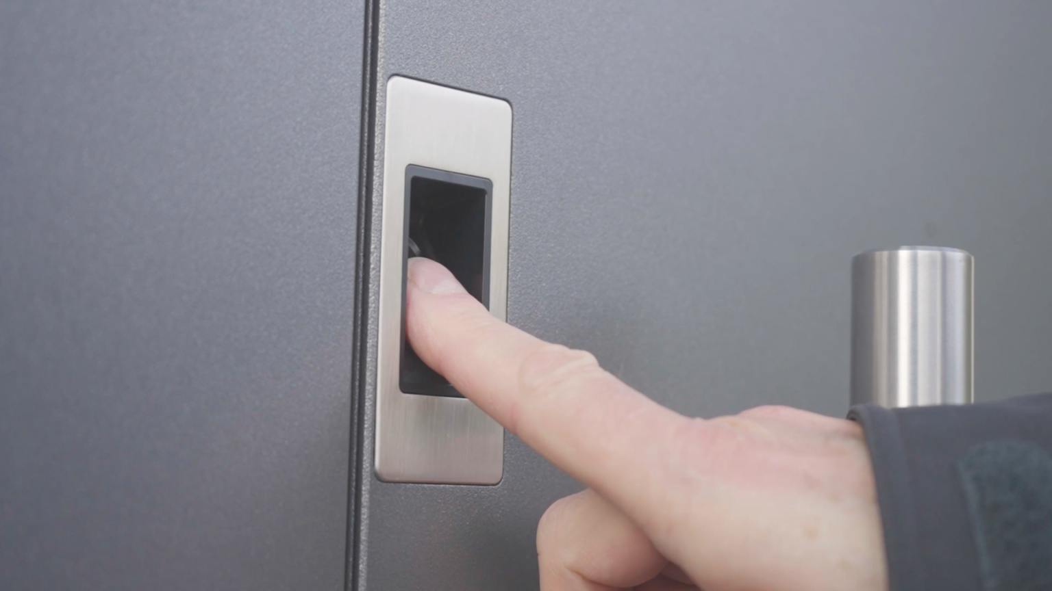Türen-4 Fingerabdruckscanner Sicherheit - Lieber Gleich Richtig in Böblingen, Stuttgart. Innovative Türlösungen.