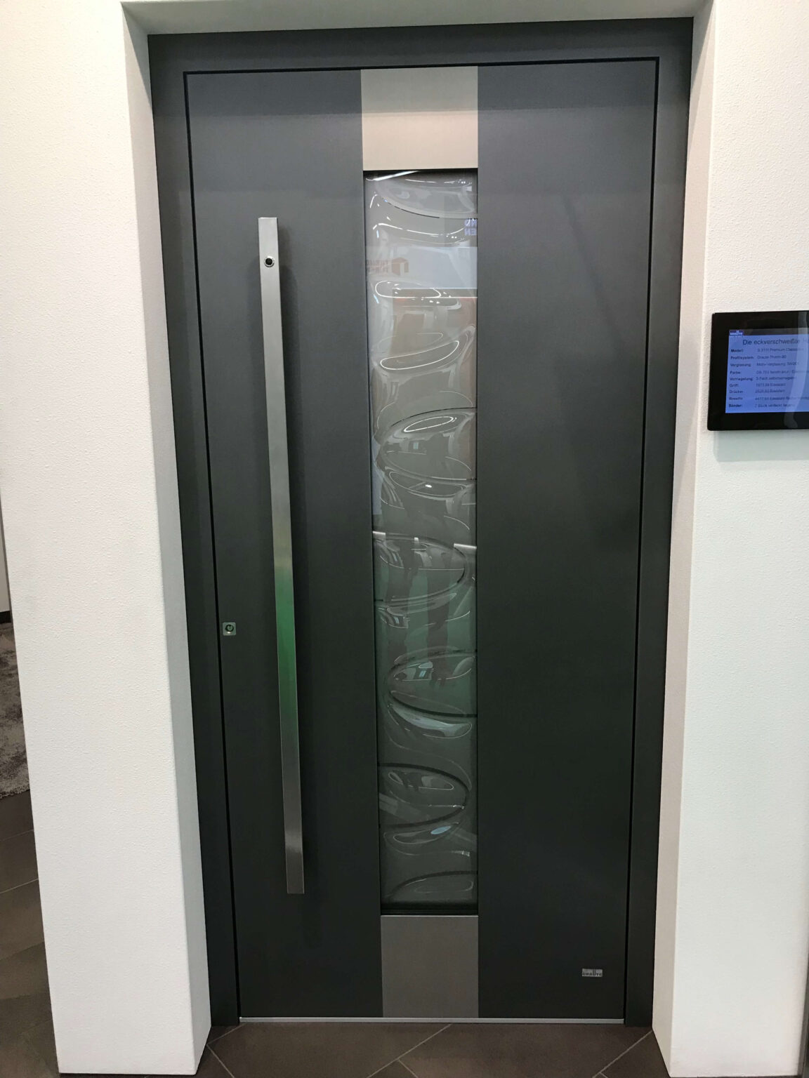 Aluminiumhaustuere mit besonders blickdichter Verglasung Haustüre mit blickdichtem Glas in 71101 Schönaich