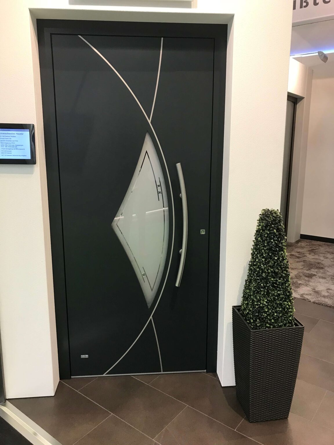 Alumínium Haustuere eckverschweißt mit flaechenbuendigen Metalleinlegern in 71032 Boeblingen Haustüre mit Glas in 71088 Holzgerlingen