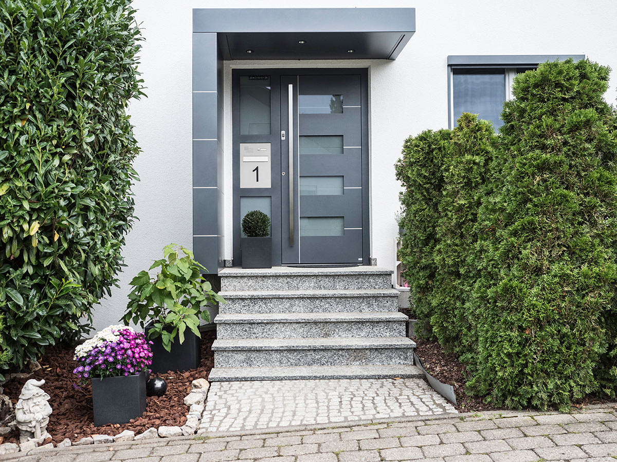 Moderne Haustüre in Böblingen Alu oder Holz Haustüre in Stuttgart kaufen